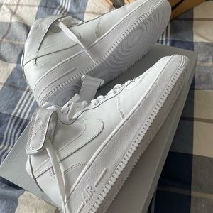 White nike high tops size 8